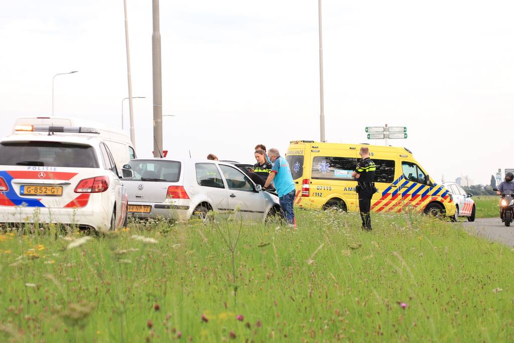 Forse schade bij aanrijding voor rotonde