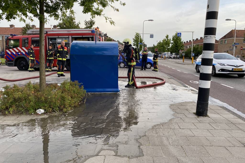 Veel rook bij brand in papiercontainer