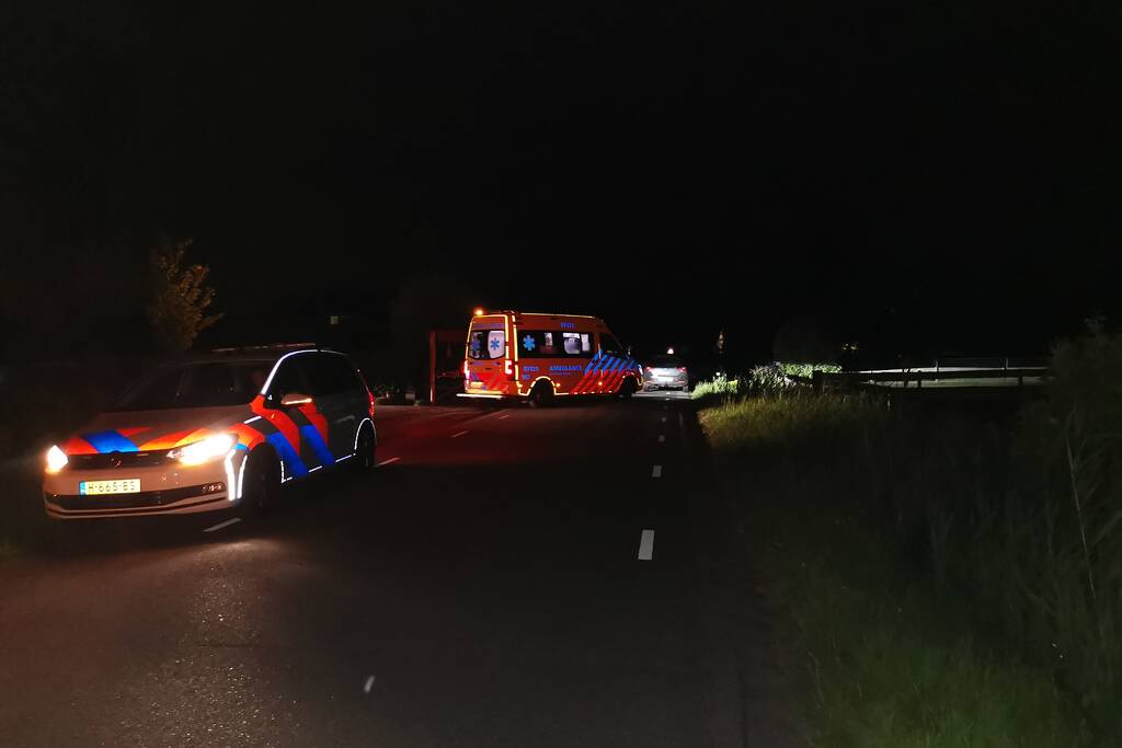 Man gewond na val uit raam