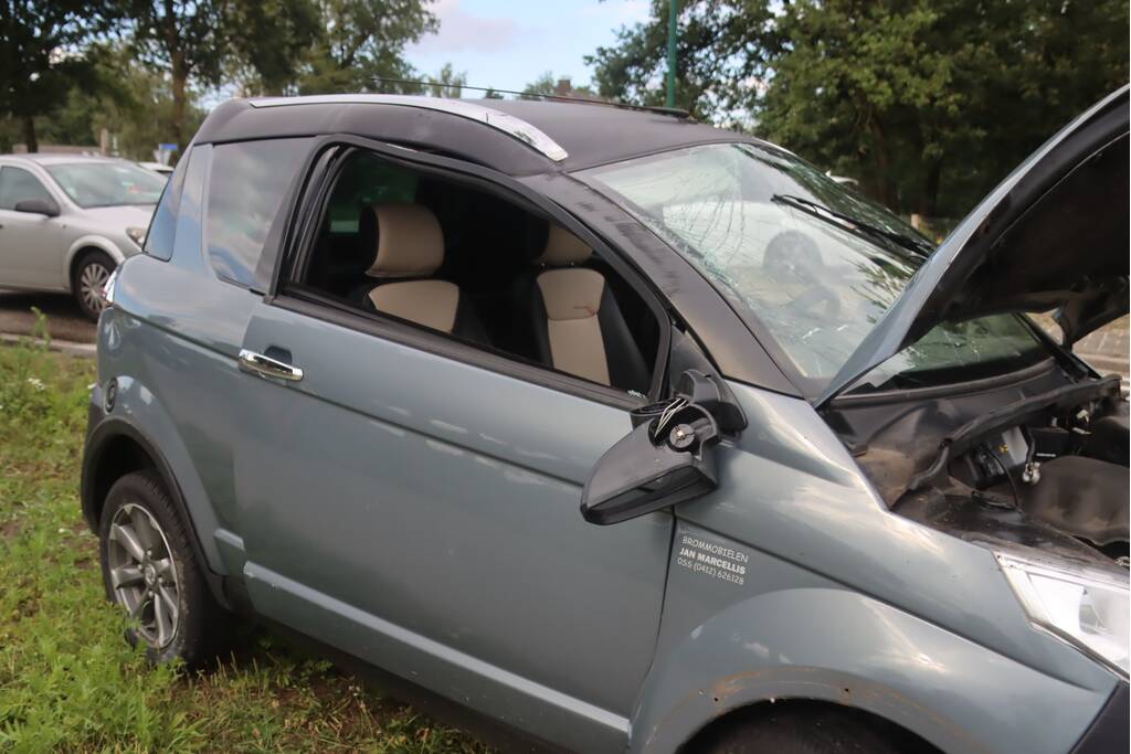 Brommobiel slaat over de kop