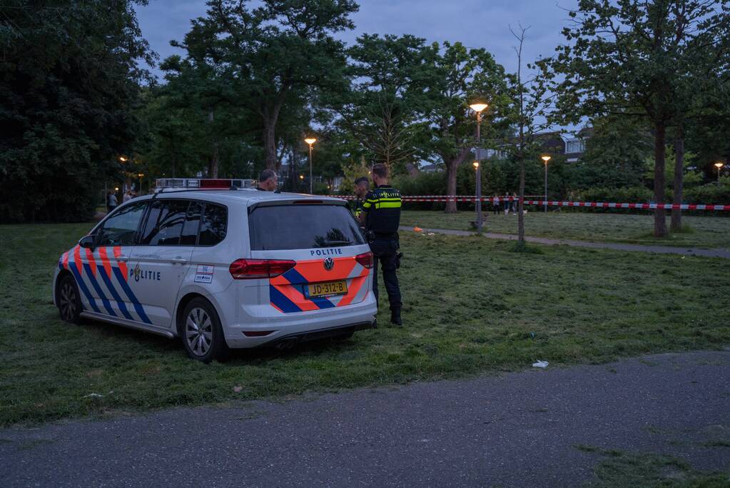 Politie houdt verdachte met vuurwapen aan na lossen waarschuwingsschoten