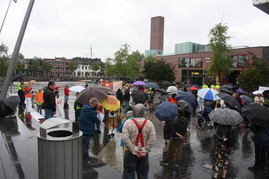 Demonstratie tegen spoedwet en anderhalve meter samenleving