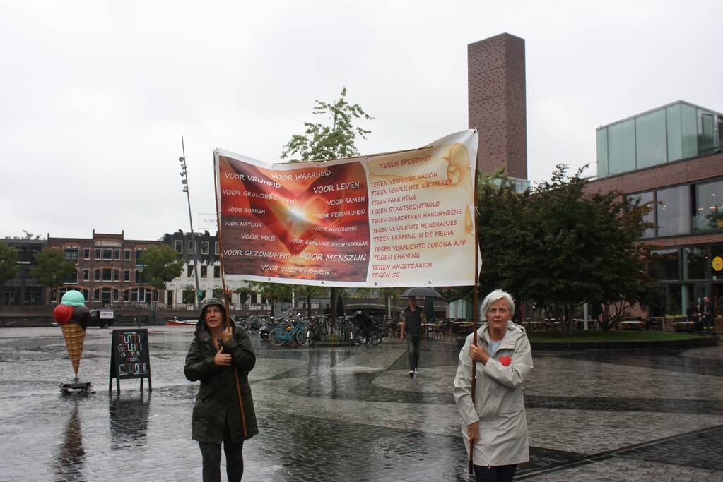 Demonstratie tegen spoedwet en anderhalve meter samenleving