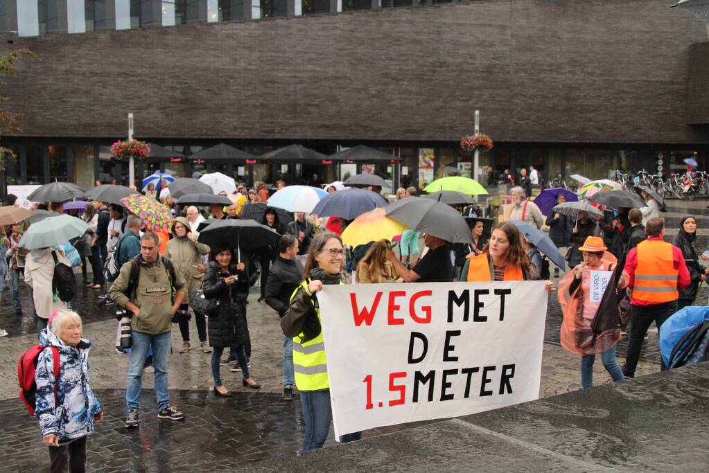 Demonstratie tegen spoedwet en anderhalve meter samenleving