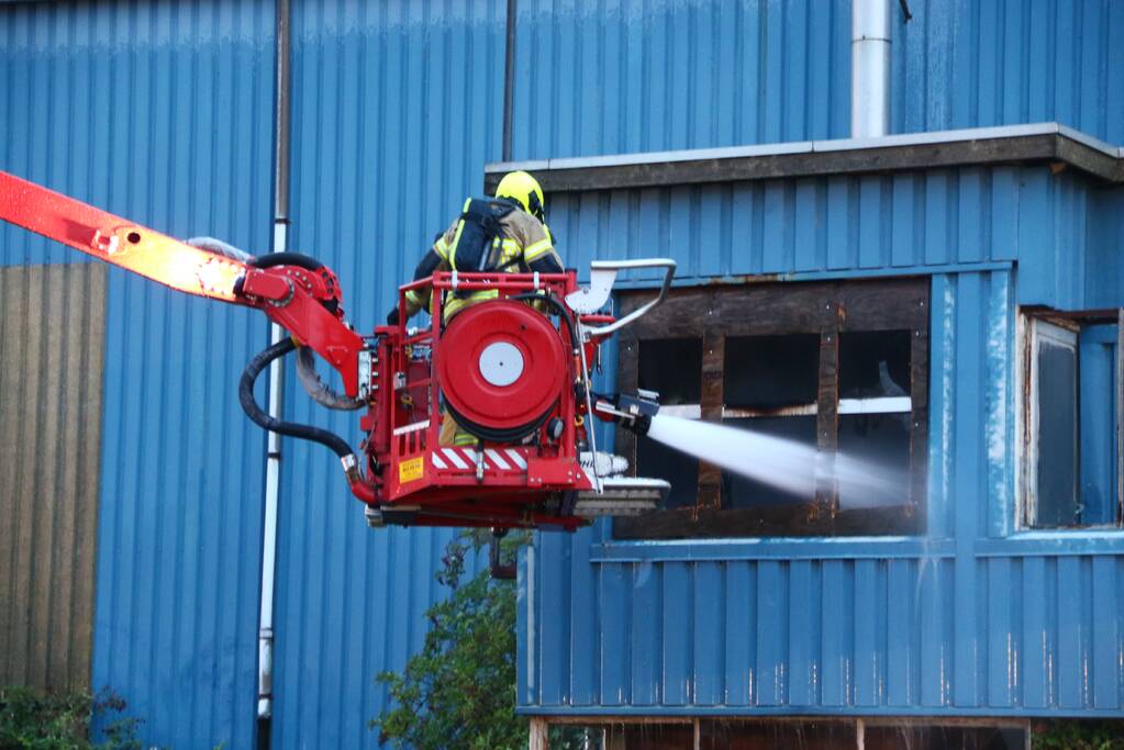 Brand in leegstaande loods
