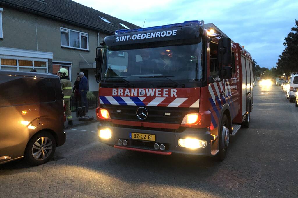 Kruipruimte vol met water door gebroken leiding