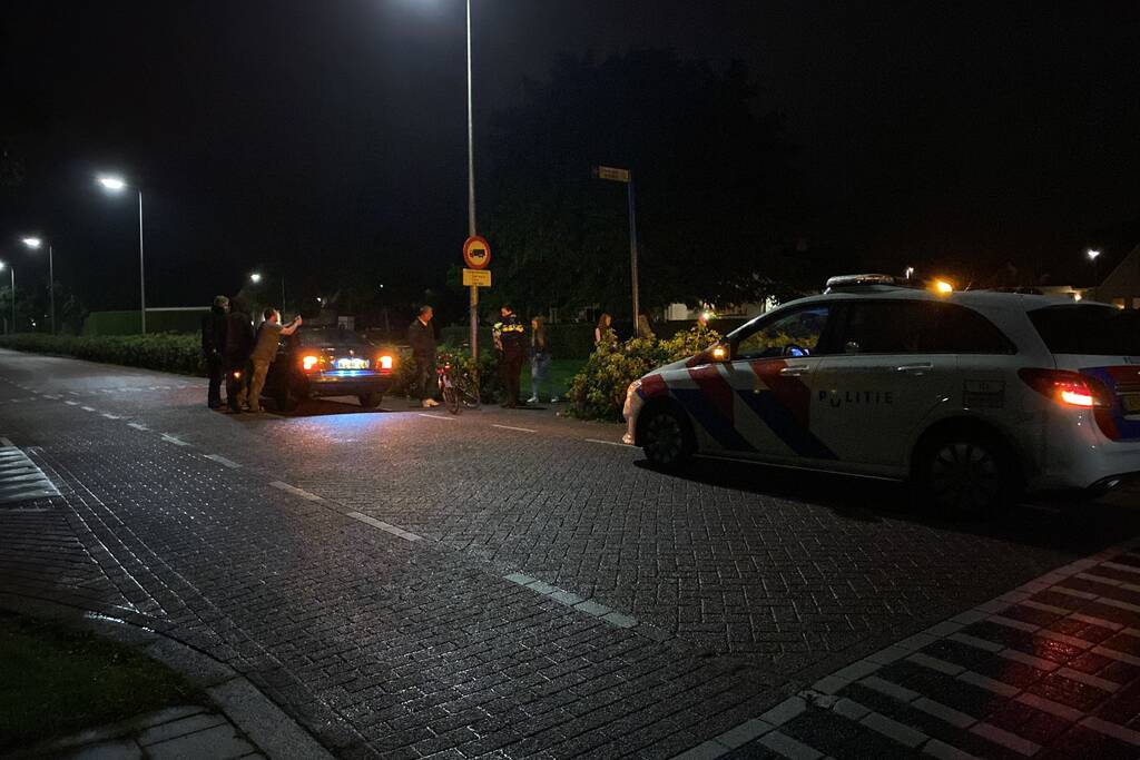 Schade nadat fietser op auto botst