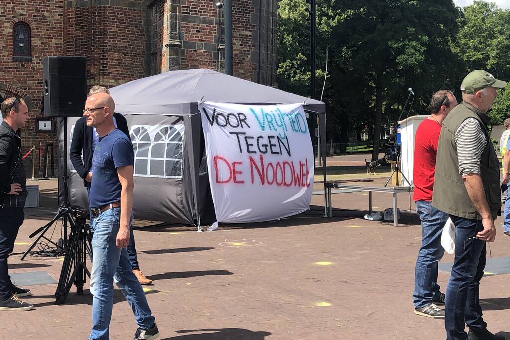 Kleine demonstratie tegen covid-19 maatregelen