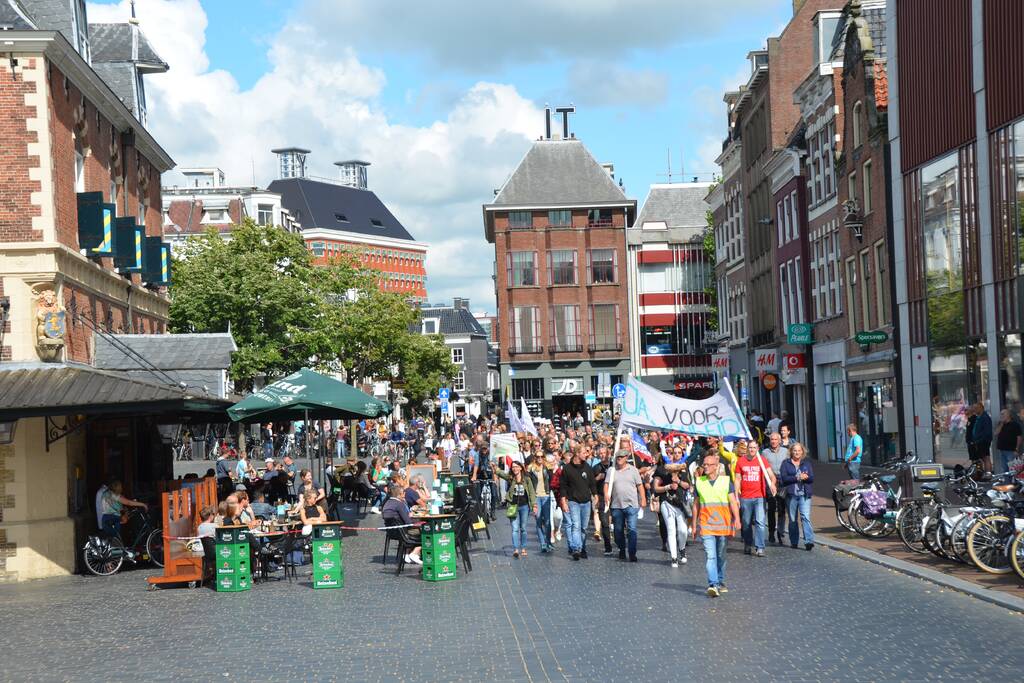 Kleine demonstratie tegen covid-19 maatregelen