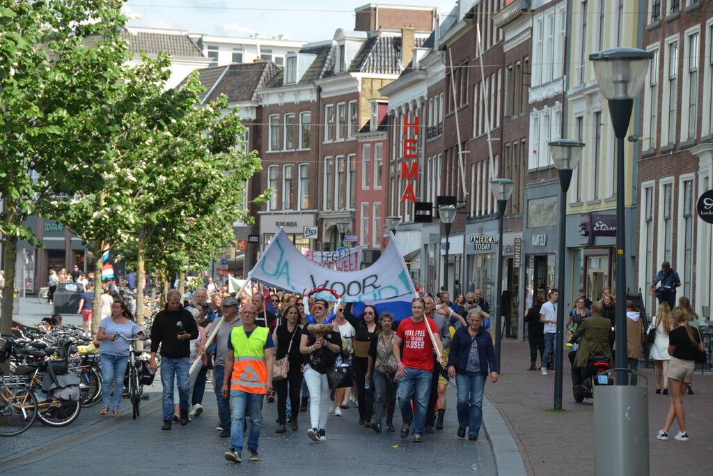 Kleine demonstratie tegen covid-19 maatregelen