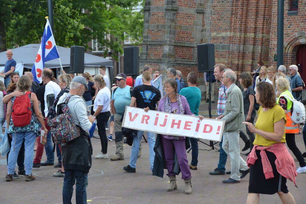 Kleine demonstratie tegen covid-19 maatregelen