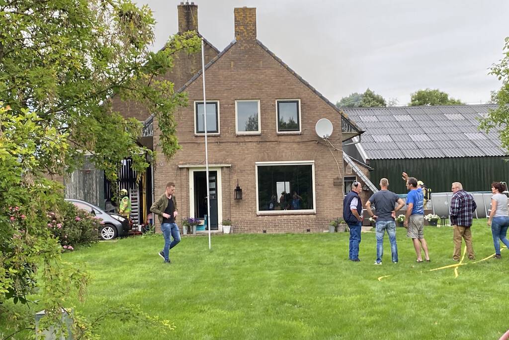 Tractor brand slaat over naar boerderij