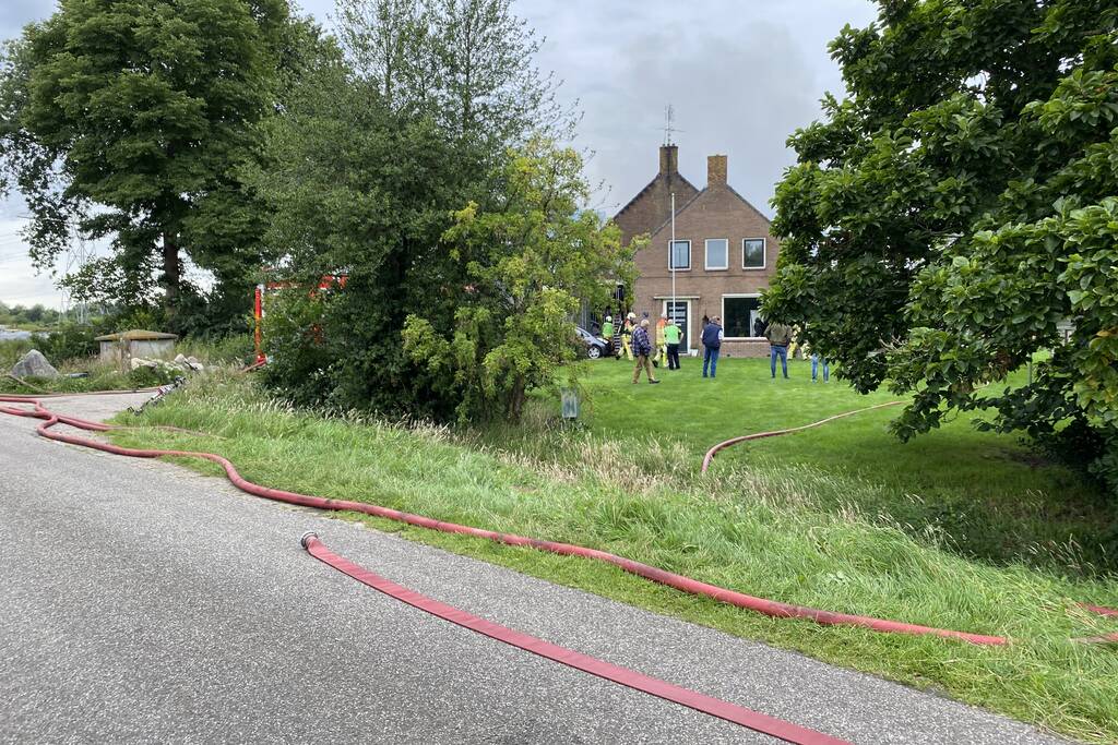Tractor brand slaat over naar boerderij