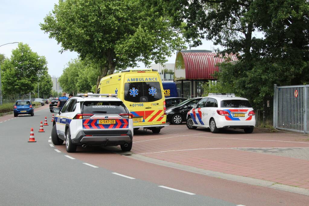 Jongeman op fiets gewond na verkeersongeval