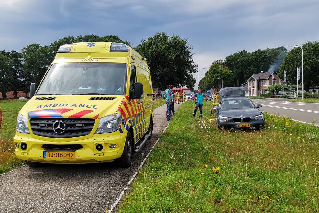 Twee auto's beschadigd bij aanrijding