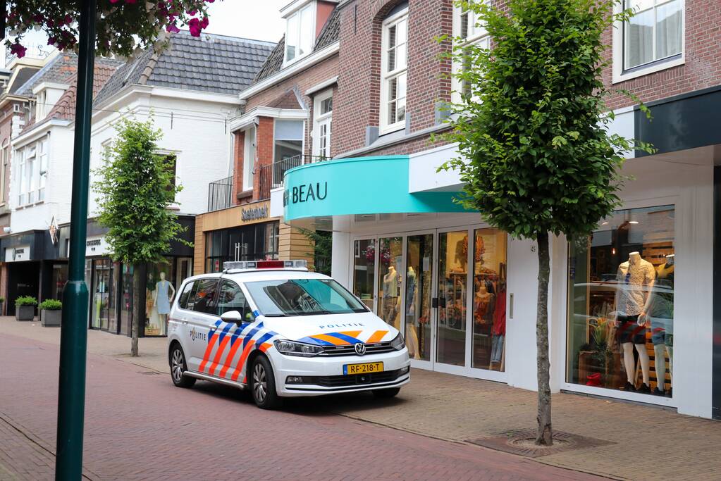 Winkeldief op omafiets gezocht