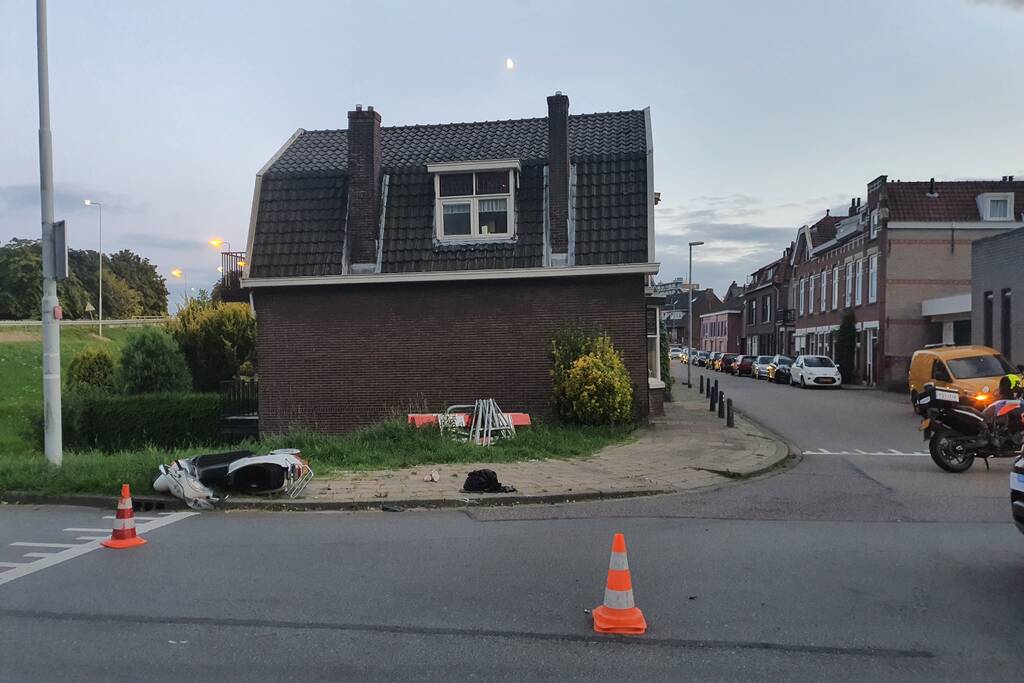 Scooterrijder gewond bij verkeersongeval