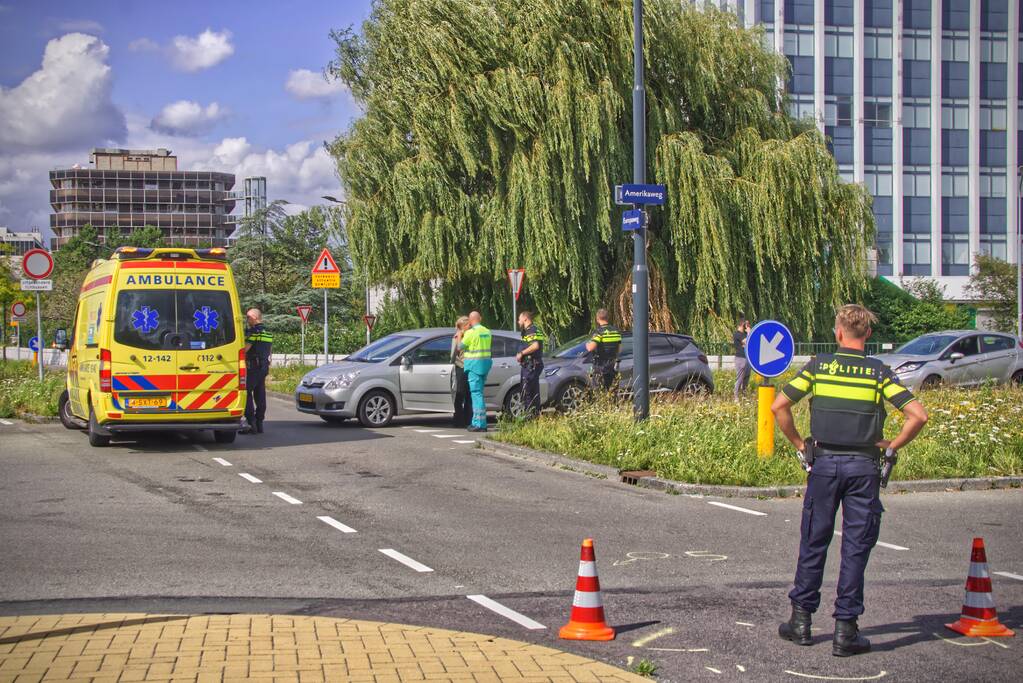 Kop-staartbotsing op kruispunt