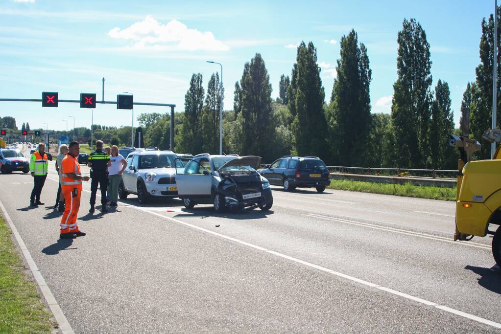 Veel schade bij kop-staartbotsing