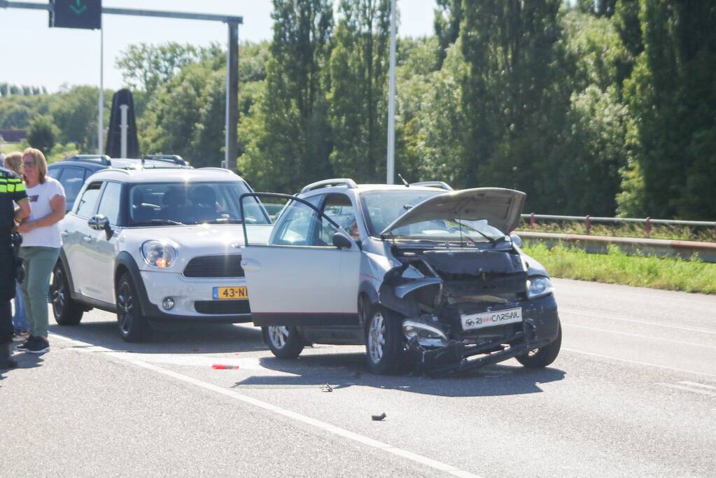 Veel schade bij kop-staartbotsing