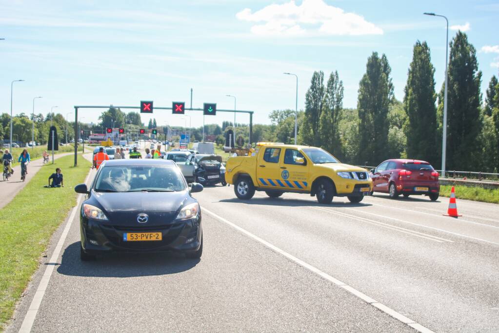 Veel schade bij kop-staartbotsing