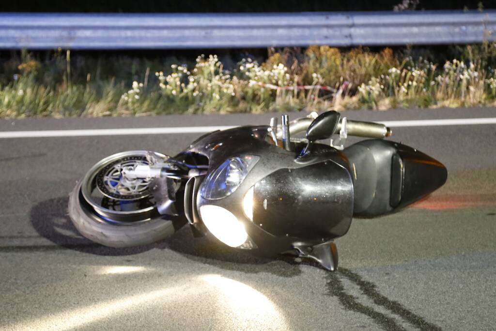 Motorrijder op de vlucht na eenzijdig ongeval