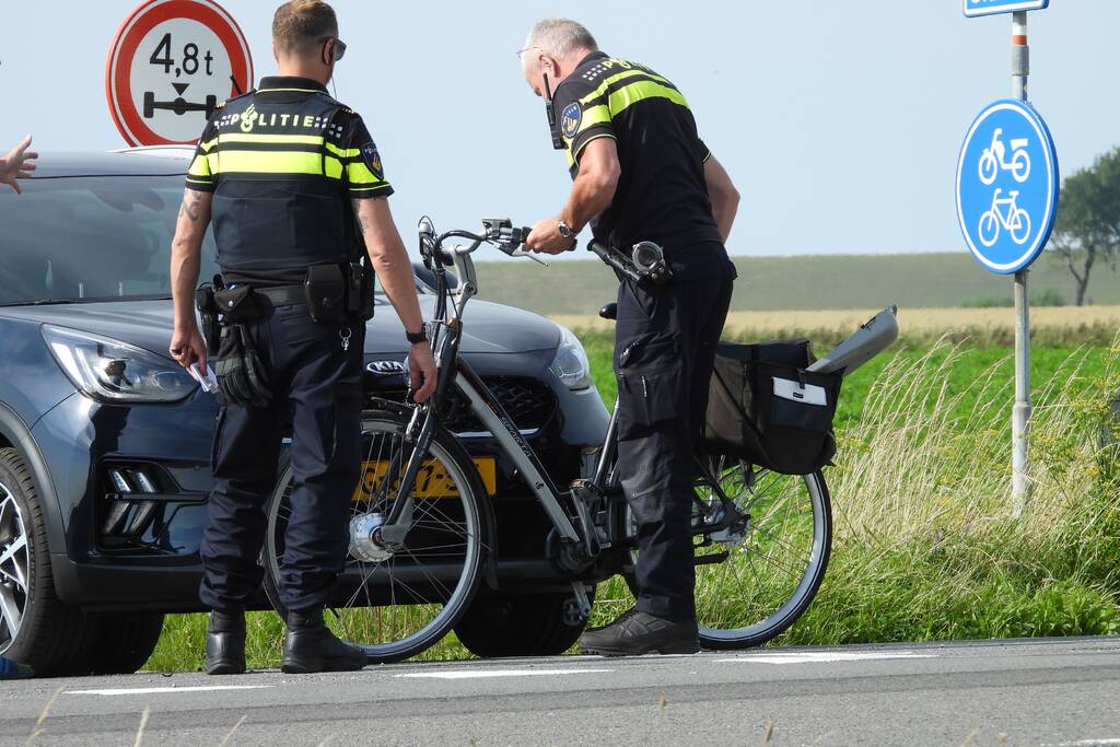Fietser gewond na botsing met auto