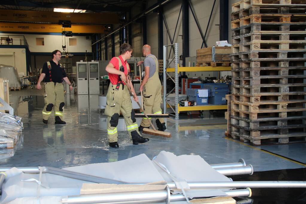 Waterlekkage in bedrijfspand