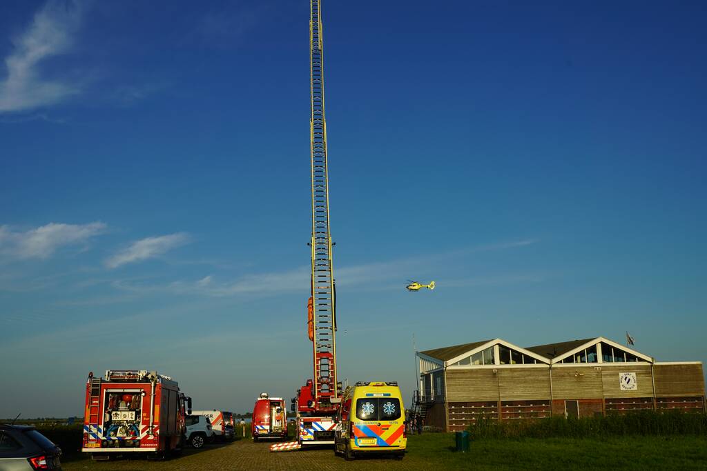Hulpdiensten groots ingezet bij vermiste zwemmer