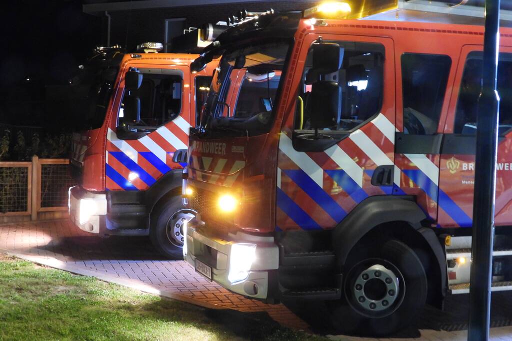 Auto met vluchtende inbrekers belandt in sloot