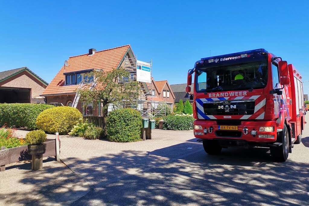 Brandweer onderzoekt brand bij woning