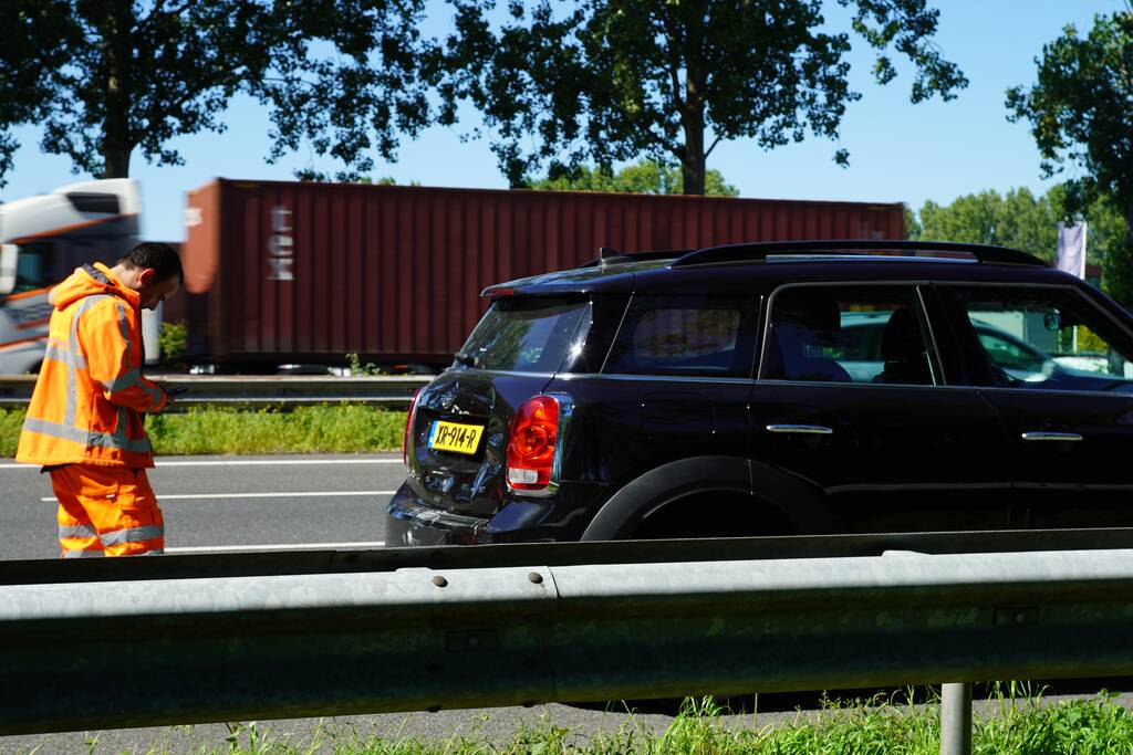 Auto loopt veel schade op bij ongeval