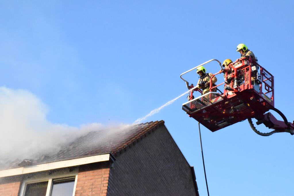 Veel rook bij brand in woning