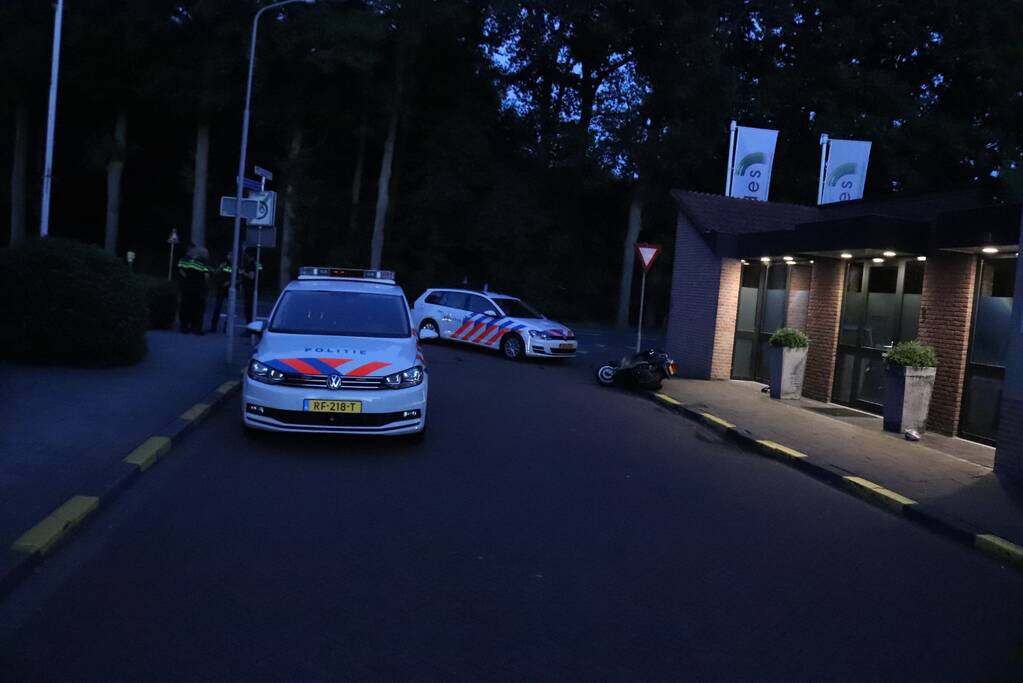 Brommerrijder gaat onderuit en raakt gewond