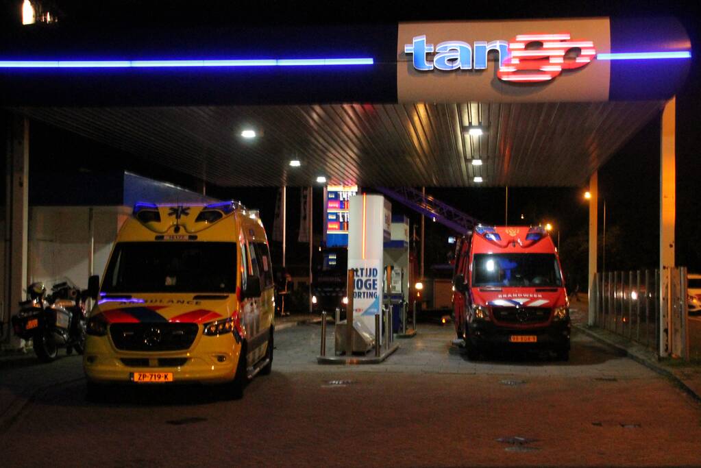 Grote zoekactie naar mogelijk voertuig in water