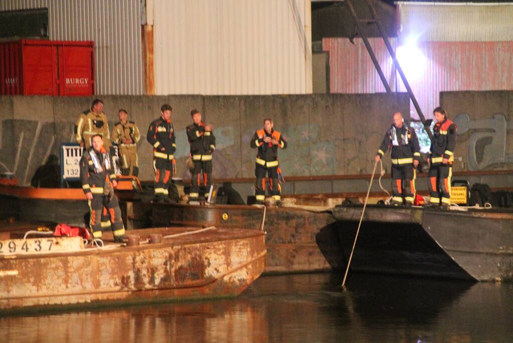 Grote zoekactie naar mogelijk voertuig in water
