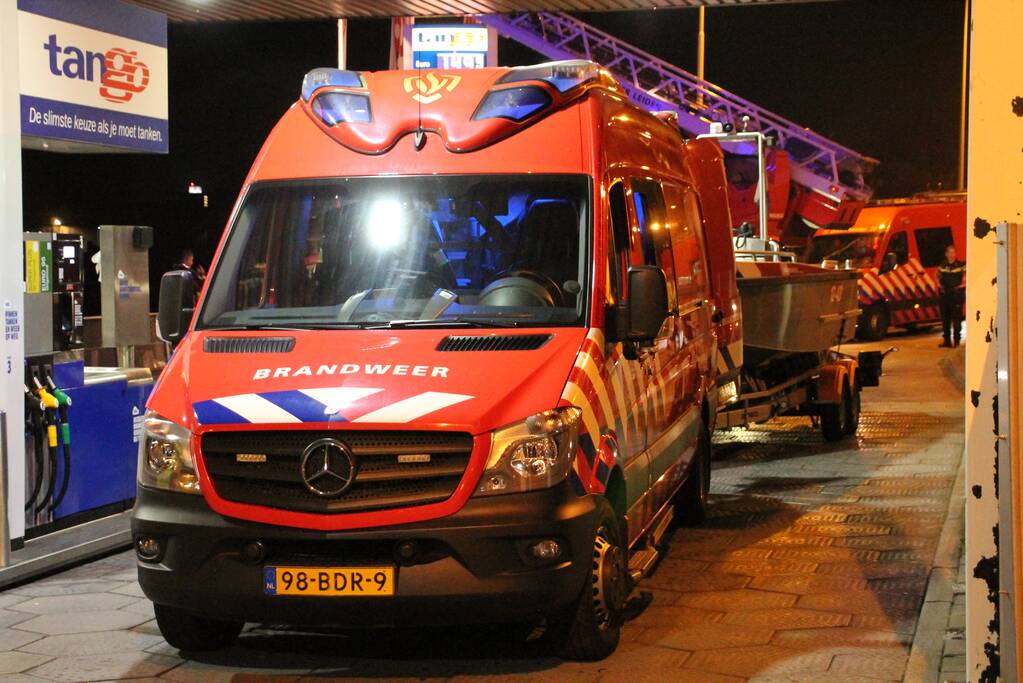 Grote zoekactie naar mogelijk voertuig in water