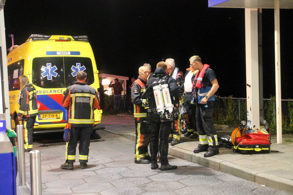 Grote zoekactie naar mogelijk voertuig in water