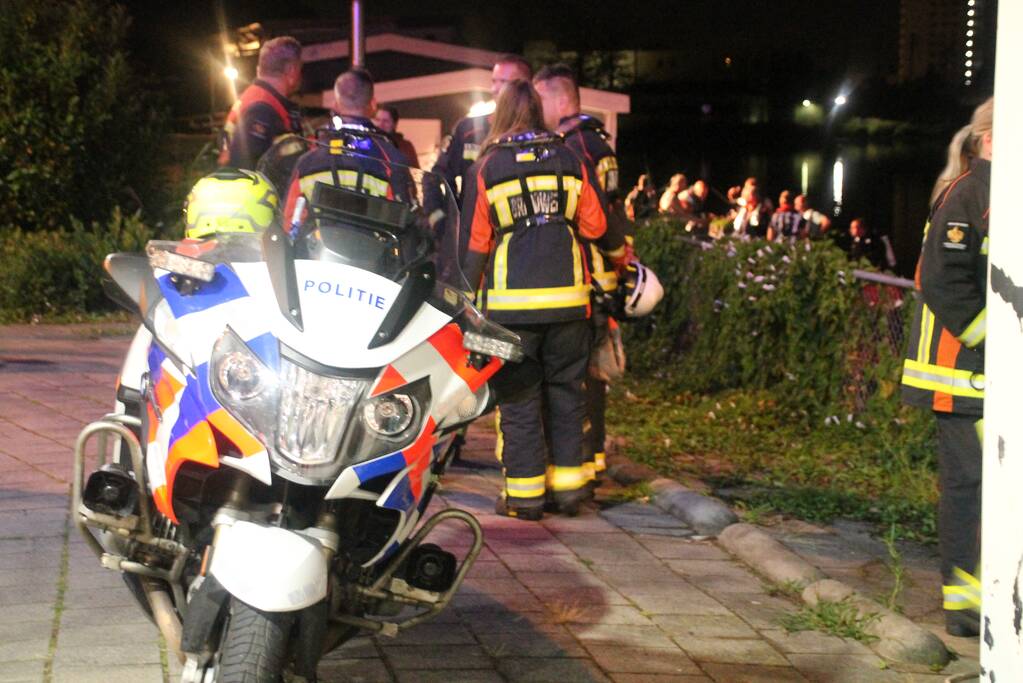 Grote zoekactie naar mogelijk voertuig in water