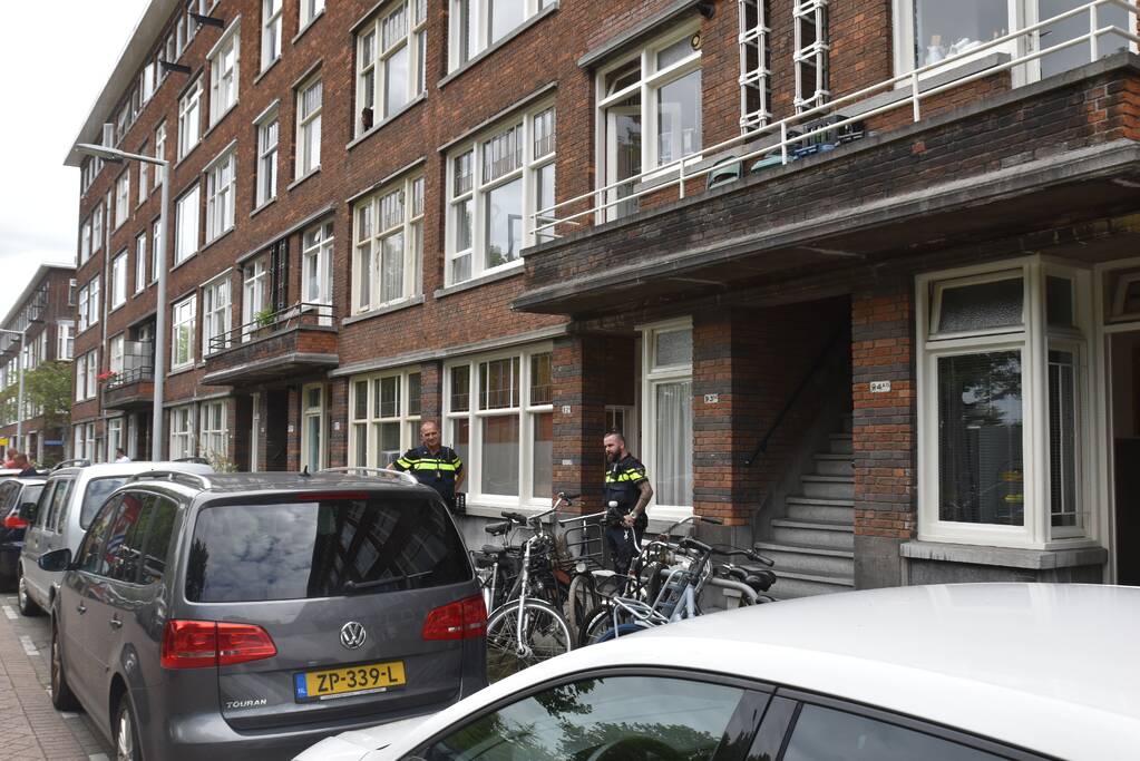 Twee dames nagekeken na magnetronbrand