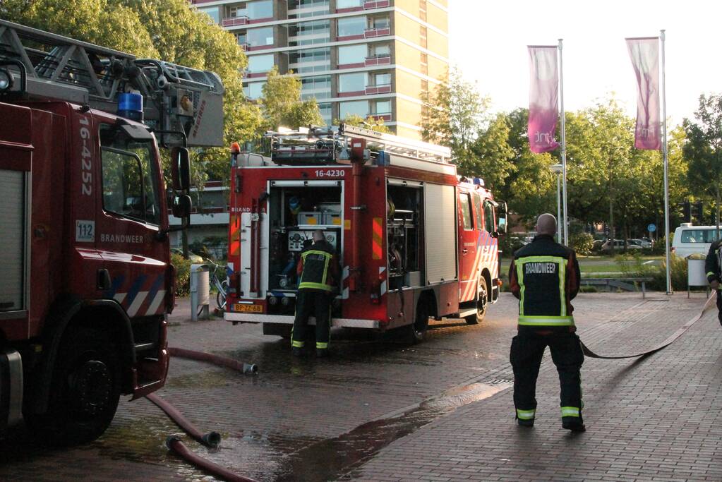 Bewoner dooft in brand gevlogen pan met doek
