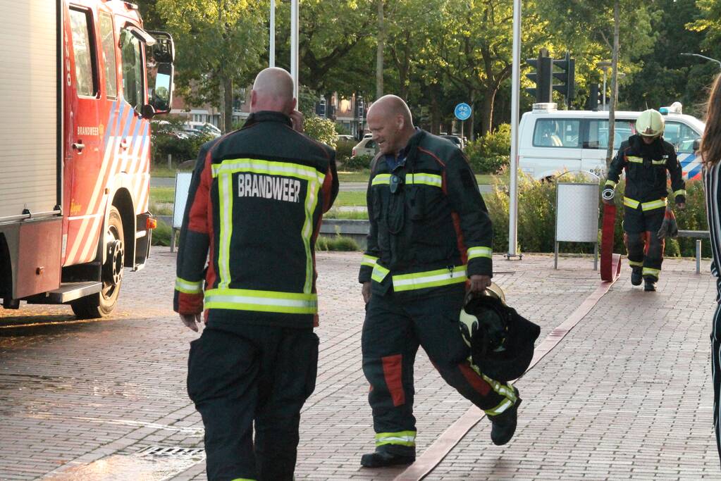Bewoner dooft in brand gevlogen pan met doek