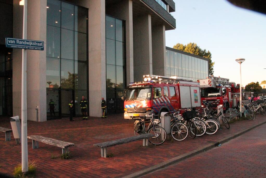 Bewoner dooft in brand gevlogen pan met doek