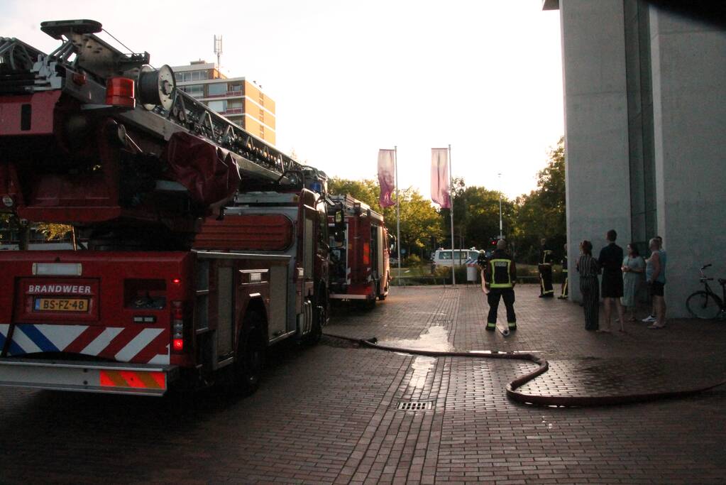 Bewoner dooft in brand gevlogen pan met doek
