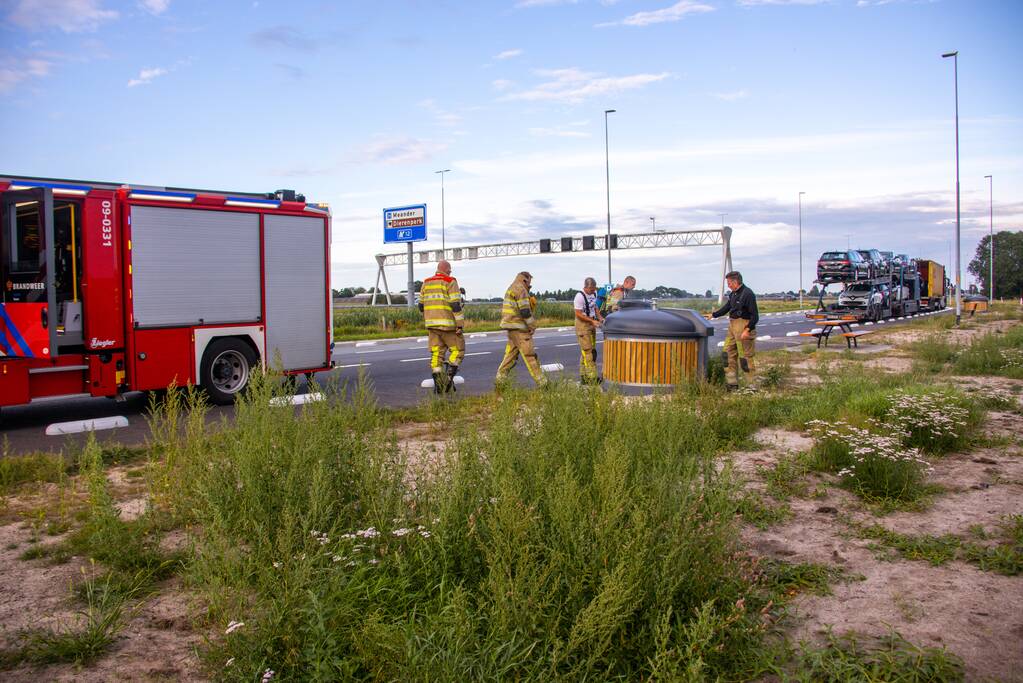 Brand in container met restafval bij Shell-tankstation