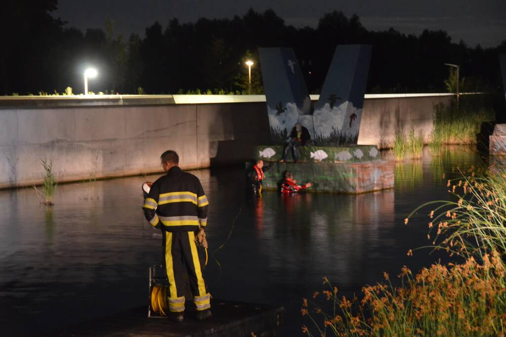 Boot gezonken net voor de M.C. Escher Akwadukt