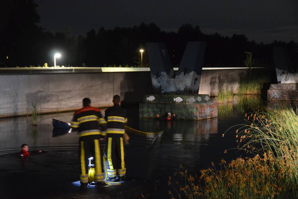 Boot gezonken net voor de M.C. Escher Akwadukt