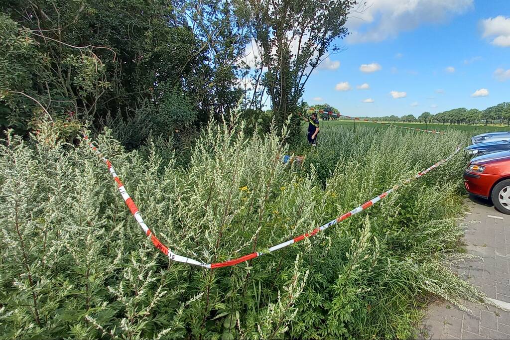 Verdachte vaten gevonden bij spottersplek