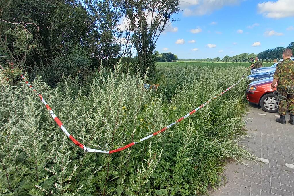 Verdachte vaten gevonden bij spottersplek