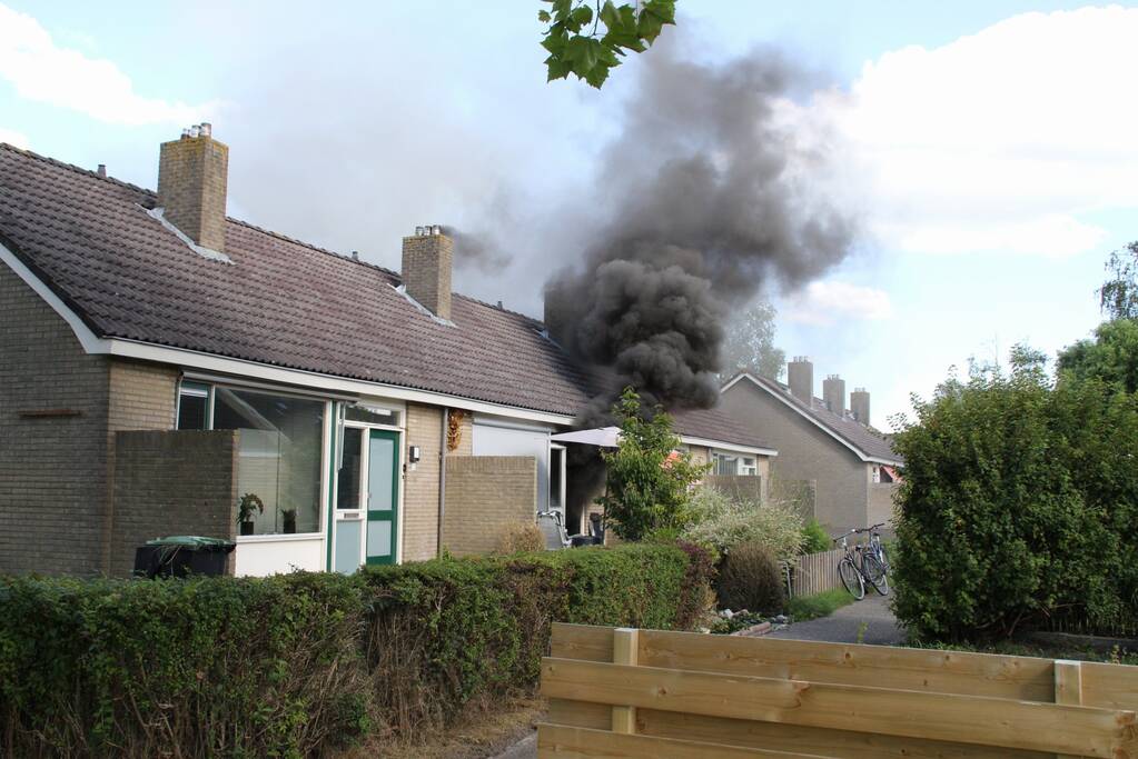 Woning volledig verwoest door uitslaande brand